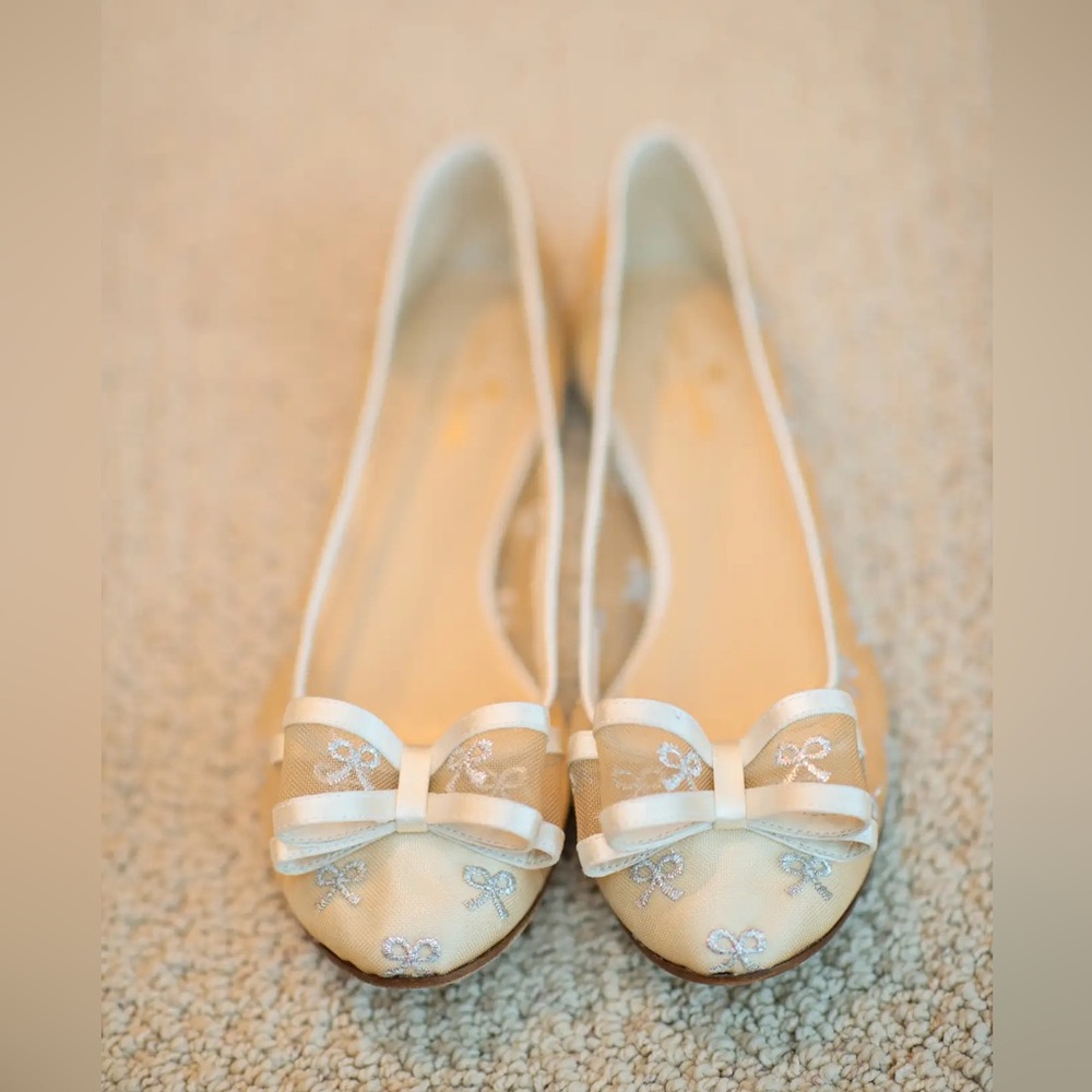 Brand New Kate Spade Silver Bow Mesh & Ivory Satin Ballet Flat in size 9
